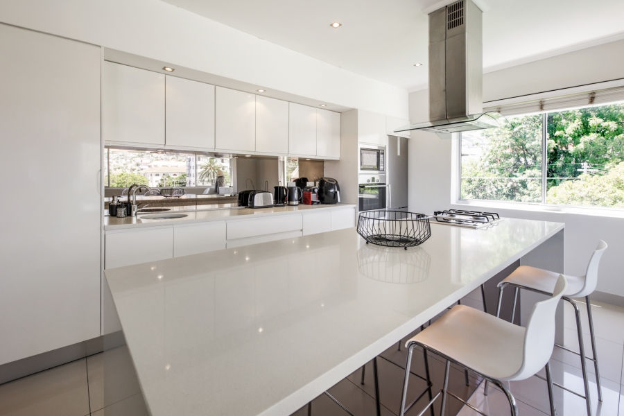 To Let 2 Bedroom Property for Rent in Sea Point Western Cape
